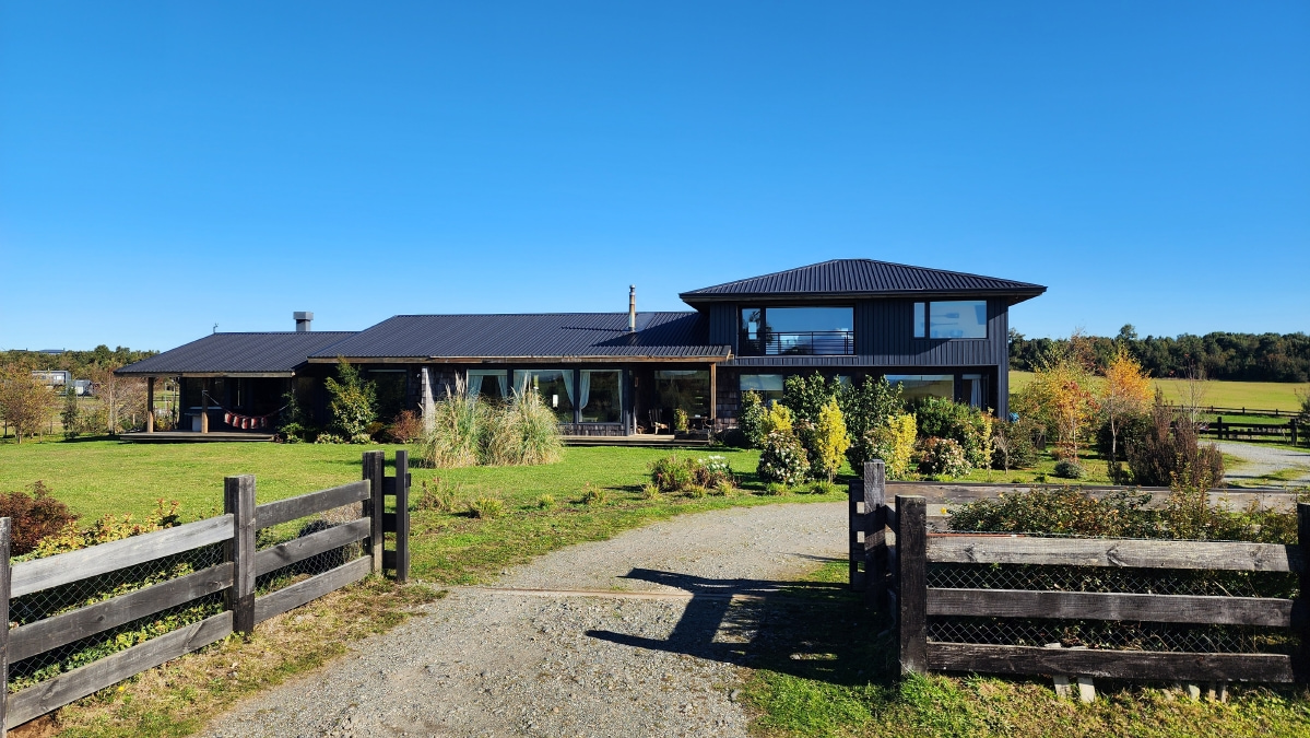 casa en exclusivo condominio santa otilia puerto varas